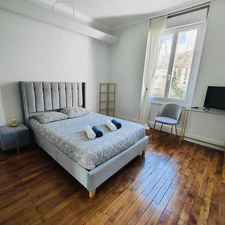 Self-checkin Town House - To Rent In A Beautiful Modern Town House - Not A - Location De Avec Arrivee En Autonomie - Extra Fee For Sheets And Towels - Private Parking - Check Your Plateform Inbox And Follow Check-in Instructions Pansiyon *