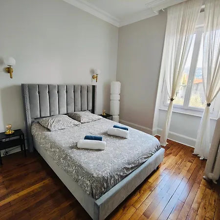Self-checkin Town House - To Rent In A Beautiful Modern Town House - Not A - Location De Avec Arrivee En Autonomie - Extra Fee For Sheets And Towels - Private Parking - Check Your Plateform Inbox And Follow Check-in Instructions Pansiyon Saint-Romain-en-Gal
