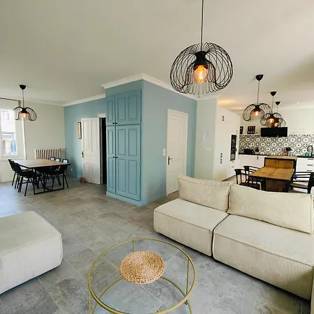 Pansiyon Self-checkin Town House - To Rent In A Beautiful Modern Town House - Not A - Location De Avec Arrivee En Autonomie - Extra Fee For Sheets And Towels - Private Parking - Check Your Plateform Inbox And Follow Check-in Instructions *