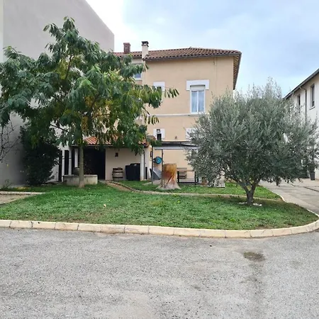 Self-checkin Town House - To Rent In A Beautiful Modern Town House - Not A - Location De Avec Arrivee En Autonomie - Extra Fee For Sheets And Towels - Private Parking - Check Your Plateform Inbox And Follow Check-in Instructions Pansiyon *