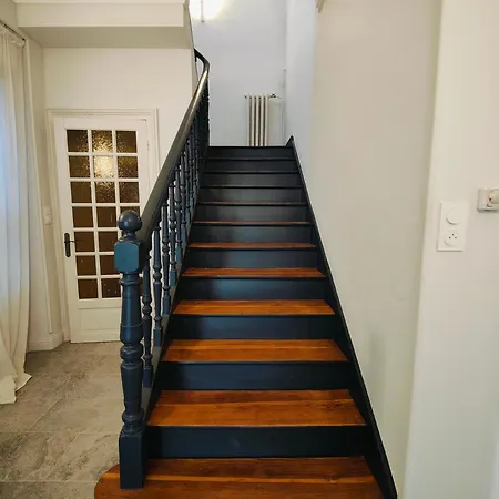 Self-checkin Town House - To Rent In A Beautiful Modern Town House - Not A - Location De Avec Arrivee En Autonomie - Extra Fee For Sheets And Towels - Private Parking - Check Your Plateform Inbox And Follow Check-in Instructions Pansiyon Saint-Romain-en-Gal