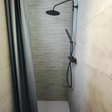 Pansiyon Self-checkin Town House - To Rent In A Beautiful Modern Town House - Not A - Location De Avec Arrivee En Autonomie - Extra Fee For Sheets And Towels - Private Parking - Check Your Plateform Inbox And Follow Check-in Instructions Saint-Romain-en-Gal